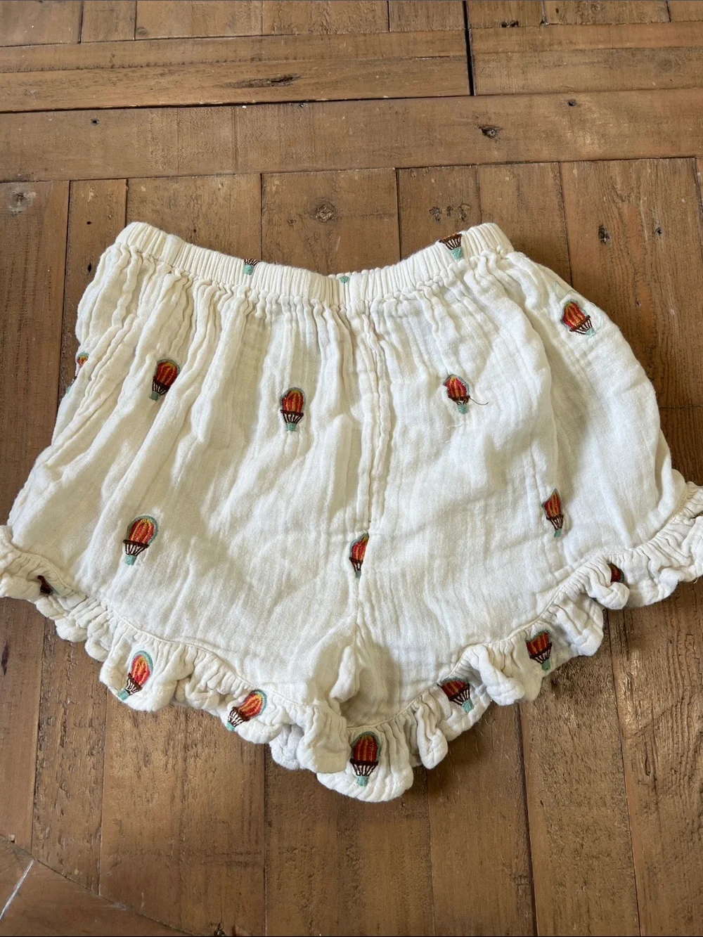 Pink chicken hot air balloon embroidered sleeveless top and short set 8 years